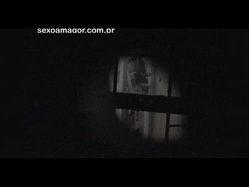 ❤️ Бландзінка таемна здымаецца на відэа з суседскага вуаерыста, схаванага за пустымі цэгламі ☑ Чербанне на be.kutjeporno.ru ❤
